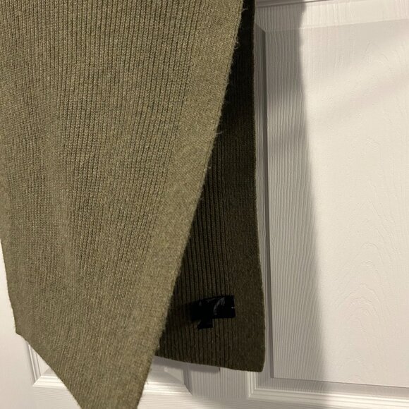 Open Side Slit Vest - Picture 3 of 8